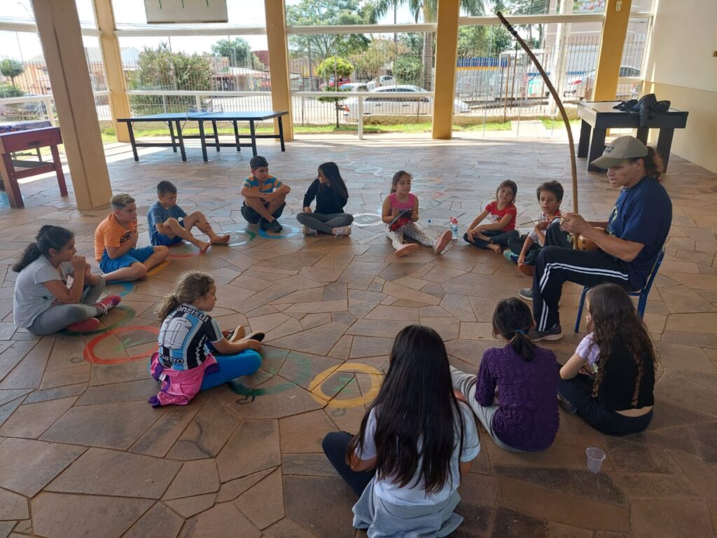 Oficina de Capoeira acontecendo no Espaço Conviver